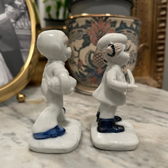Vintage Small Pair of Porcelain Boy and Girl Figures - Picture 3 of 4